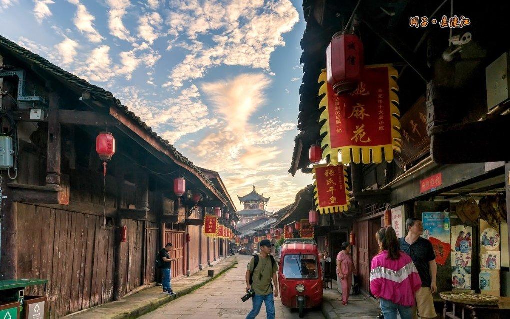 新春走基层｜曾经堆满渣土的小河如今清水潺潺 焕然一新